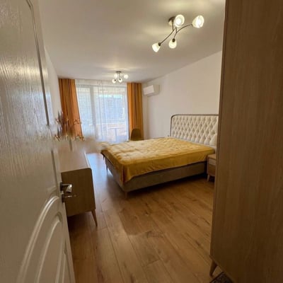 Location d’un appartement spacieux et lumineux de 3 pièces, 130 m², Varna, Bulgarie